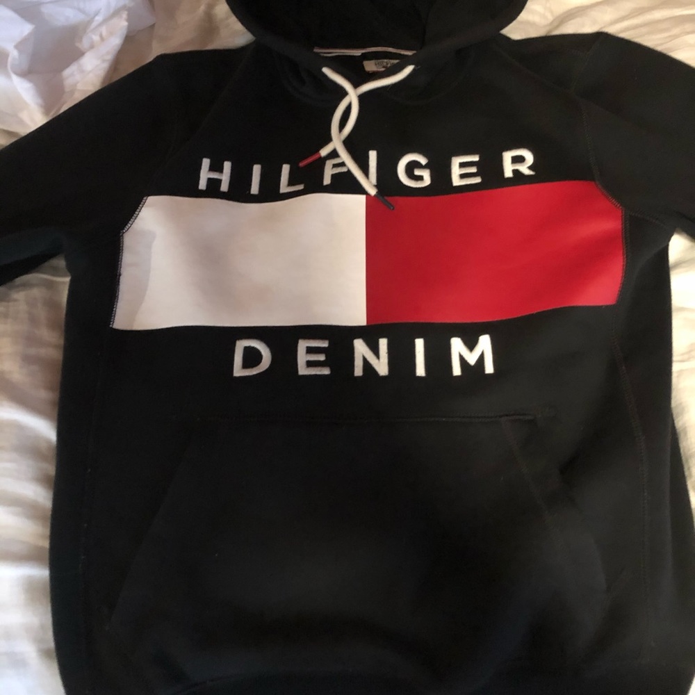 COPY - Tommy Hilfiger Logo Hoodie